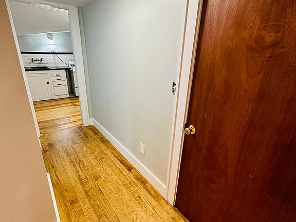 3rd image of 434 Cherry St SE #31