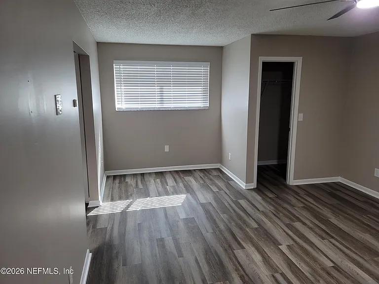 5553 Greatpine Ln S — Photo 16