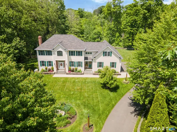 117 Chippenwood Lane, Bristol, CT 06010