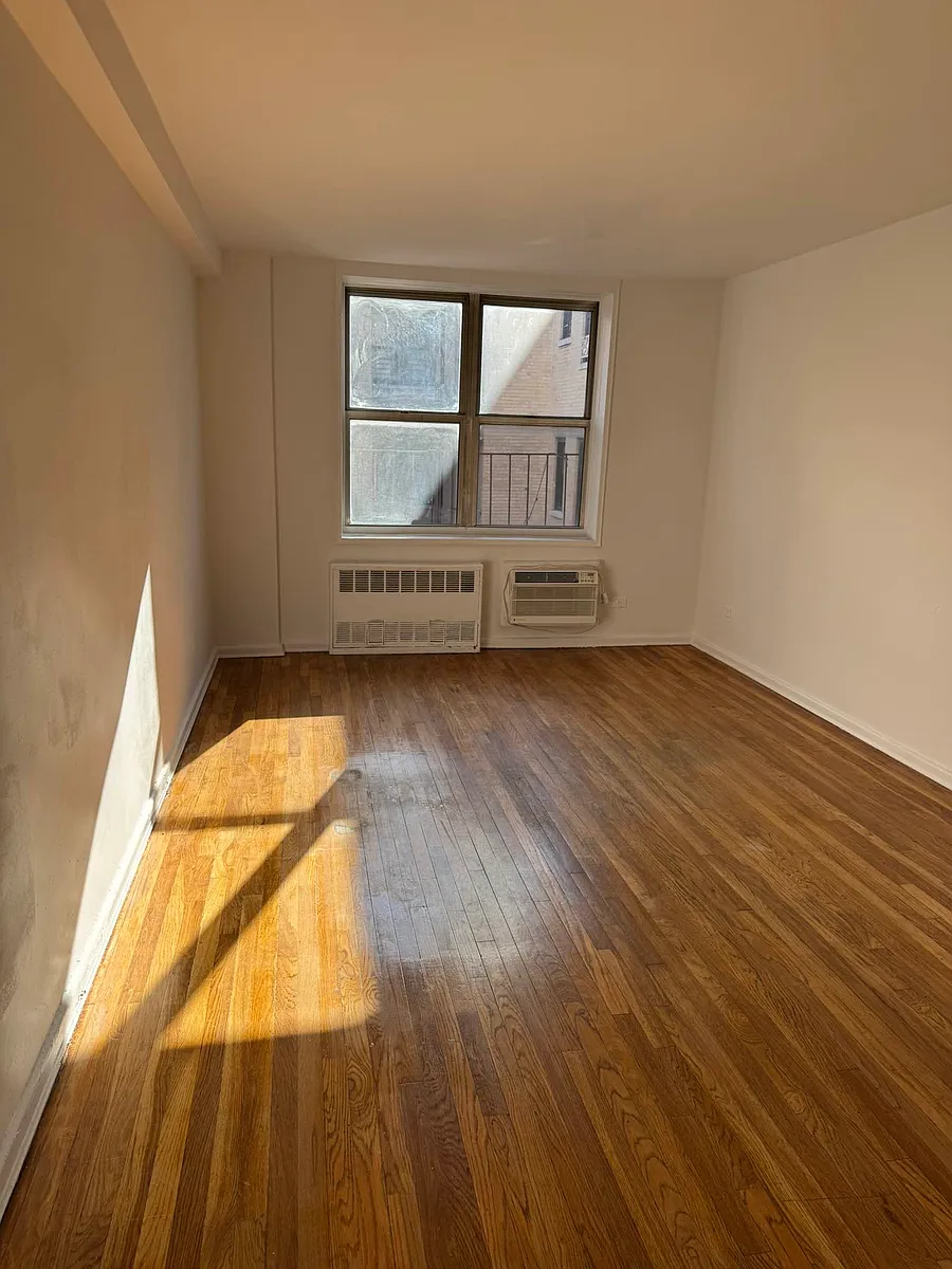 Building Photo - 88-35 164th St #5KS
