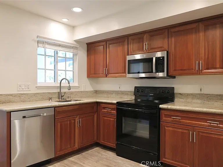 7611 Rhone Ln — Photo 8