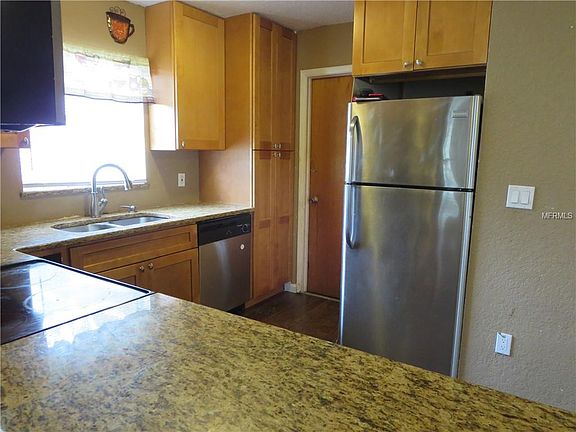 3rd image of 307 E Pine St