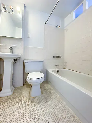 Rented by City Connections Realty | media 20