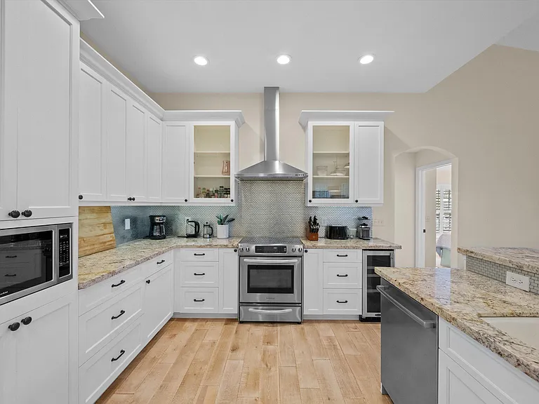 15416 Sunnyland Ln — Photo 9