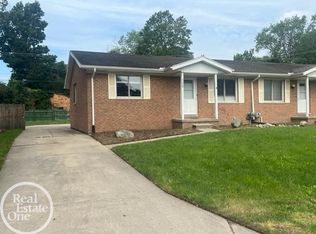 406 Spring St #A, Almont, MI 48003