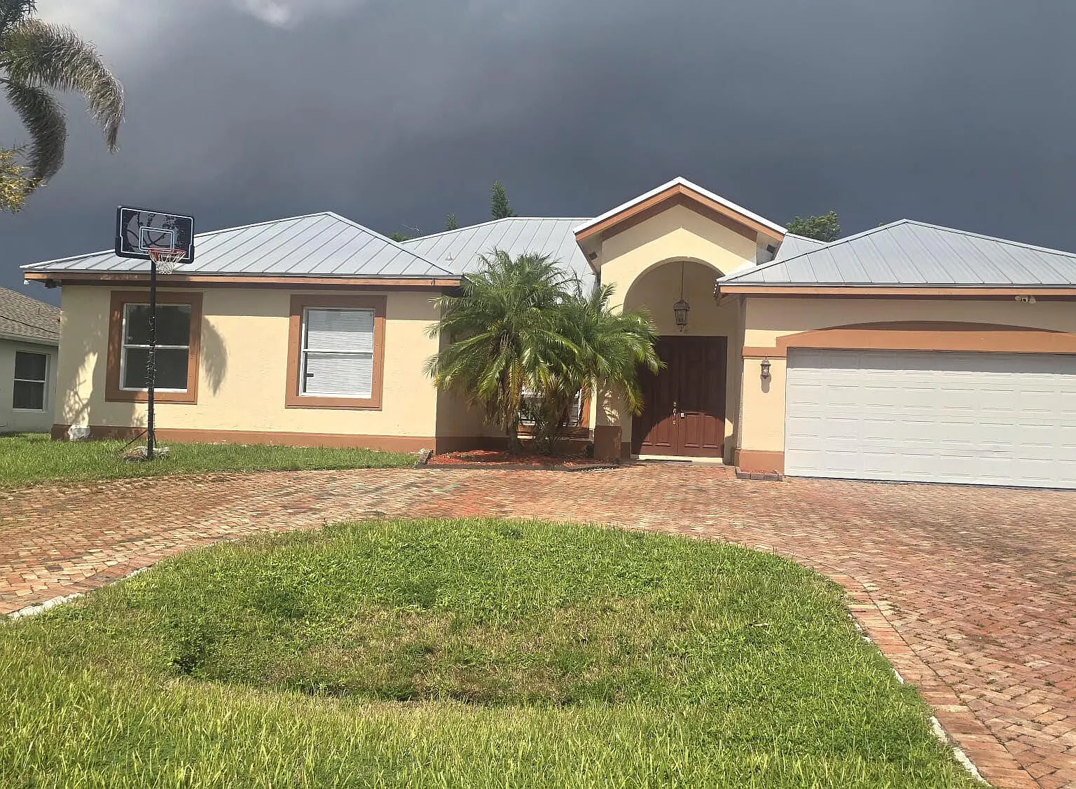 3 bed, 3.0 bath, 2207 sqft, $2,775 — Photo 1