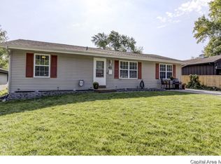 62 Westminister Dr, Chatham, IL 62629