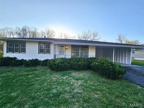 29 Venus Dr, Belleville, IL 62226