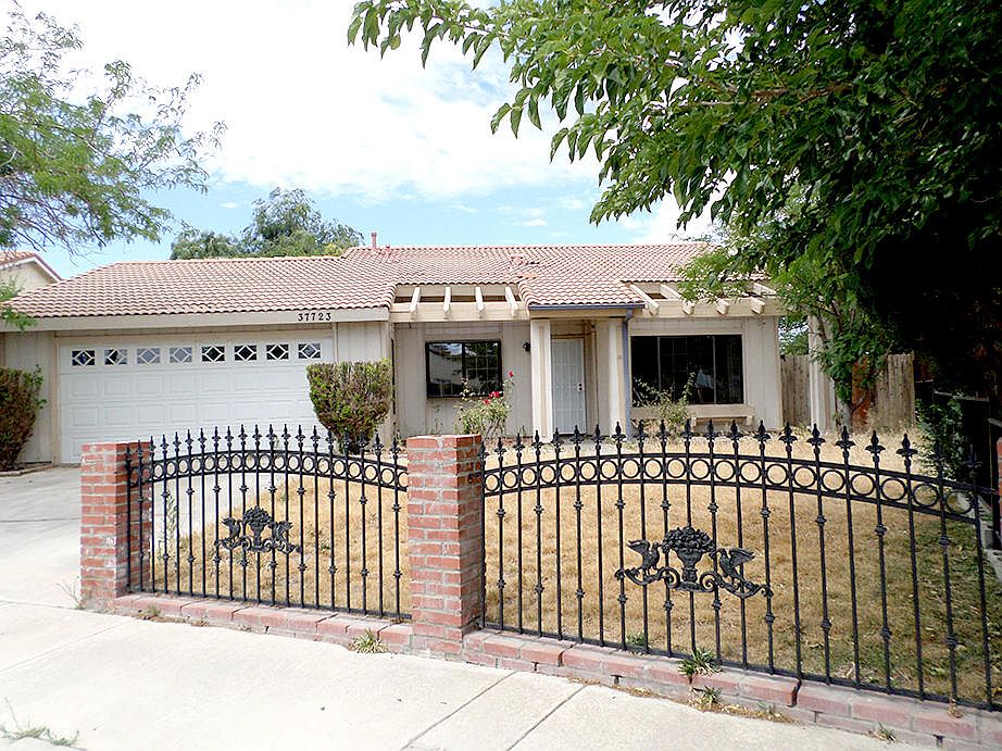 1st image of 37723 Cottonwood St