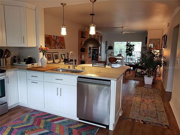 5th image of 871 New York Ave APT 302