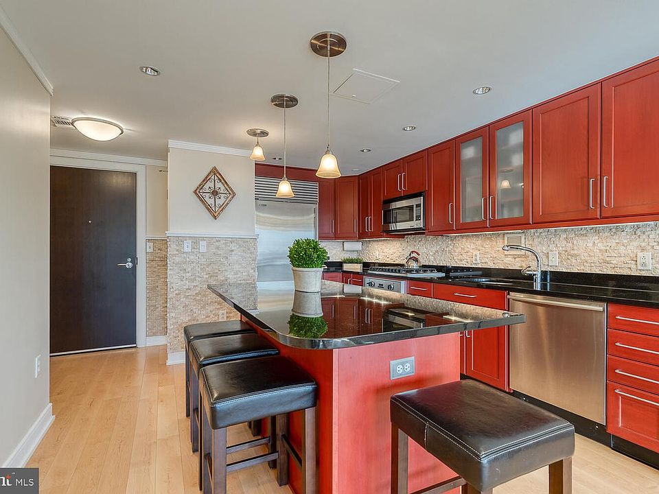 1st image of 1111 19th St N APT 2306