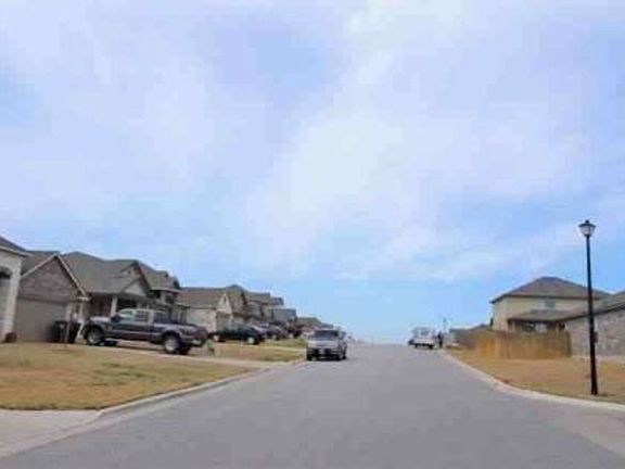 Exterior Neighborhood (street photo)