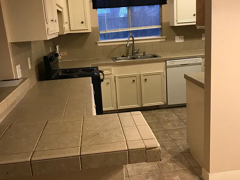 15919 Wingdale Dr — Photo 6