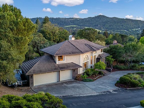 2nd image of 4715 Muirfield Court