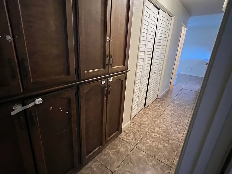 1823 W Whitendale Ave #1823 — Photo 11