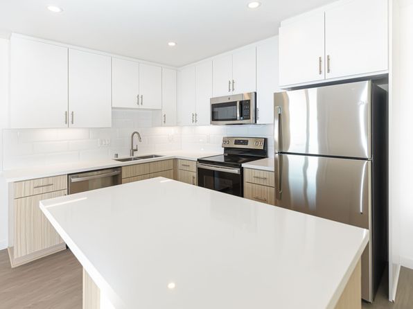 390 Stratford Ct APT 1