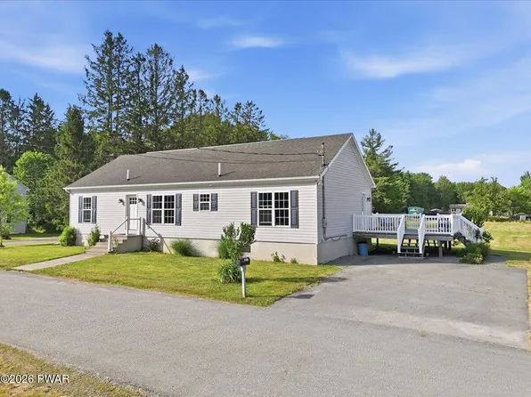 141 Wood St, Fell, PA 18421