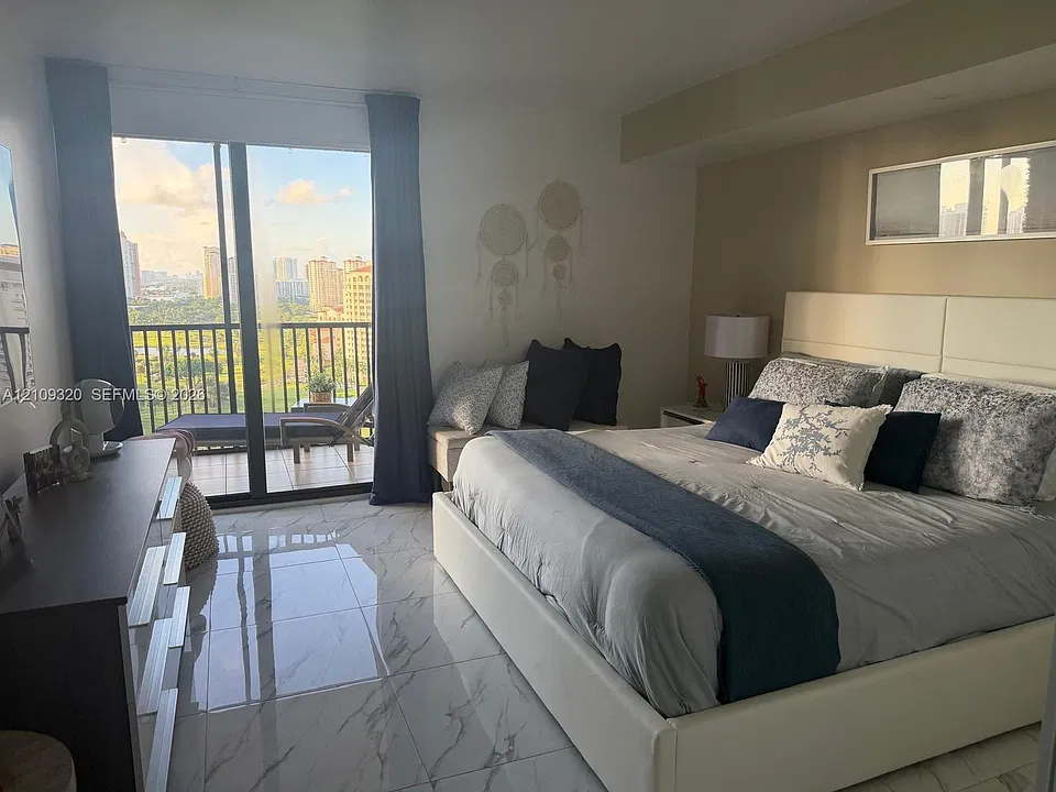 20379 W Country Club Dr #2136
