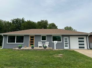 835 10th St, Peru, IL 61354