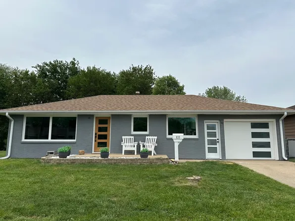 835 10th St, Peru, IL 61354