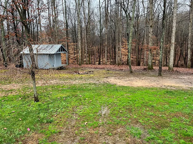 138 Sutton Ct — Photo 13