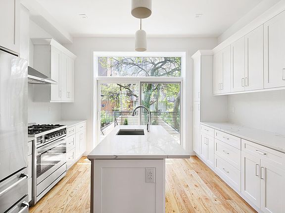 3rd image of 72A Somers St APT 2