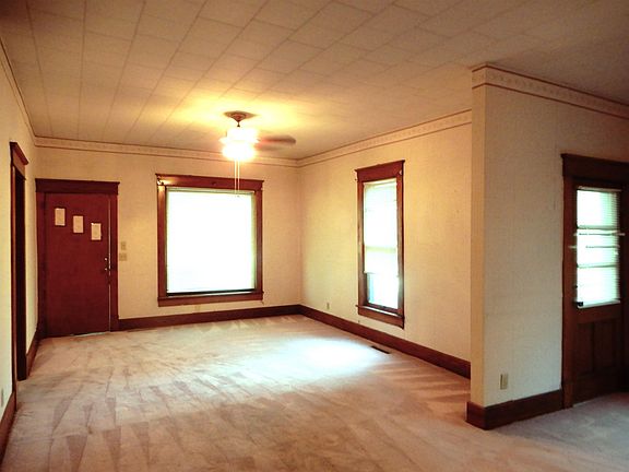 3rd image of 321 N 3rd St