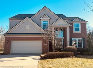 1301 Callaway Ct, Howell, MI 48843