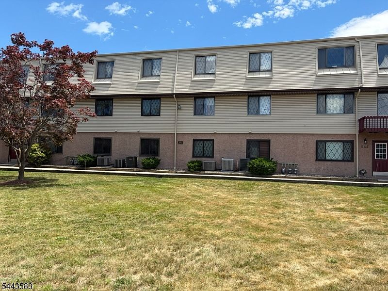 1st image of 846 Riverside Ave #107