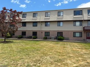 846 Riverside Ave APT 107, Lyndhurst, NJ 07071