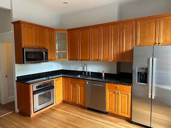 4th image of 1757 Beacon St #1A