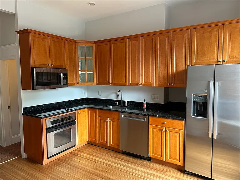 1757 Beacon St #1A — Photo 4
