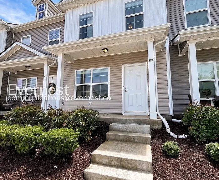 204 Tara Ct — Photo 2