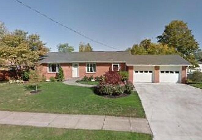 1st image of 164 Lynwood Ave