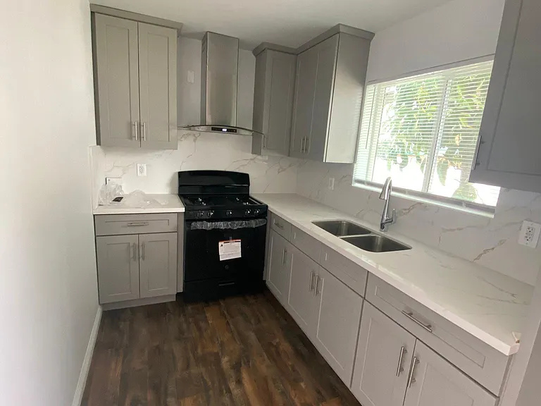 12411 Telfair Ave — Photo 4