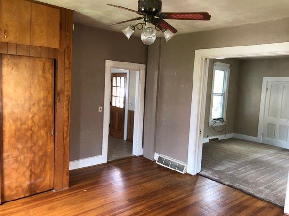 218 W Franklin St