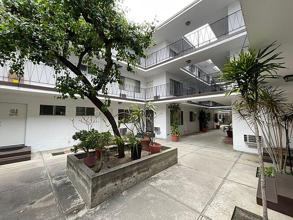 4th image of 365 W Doran St #107