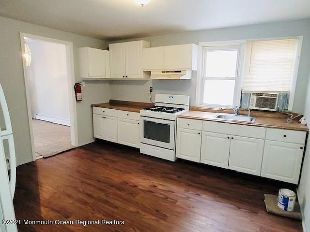 1st image of 116 6th St APT 1