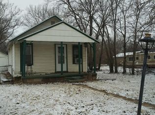 703 N 3rd St, Salina, KS 67401