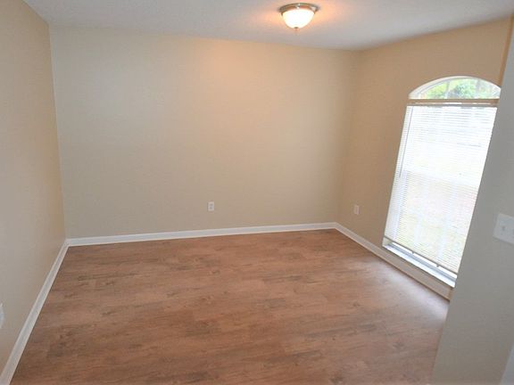 3rd image of 5108 E Holland Ave