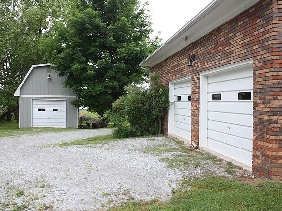 2nd image of 574 Cooper Dr