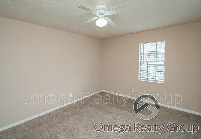 Lakeridge Apartments — Photo 32
