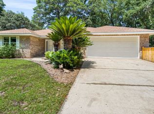 202 Waterview Cove Dr, Freeport, FL 32439