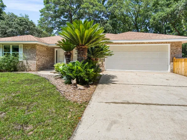 202 Waterview Cove Dr, Freeport, FL 32439