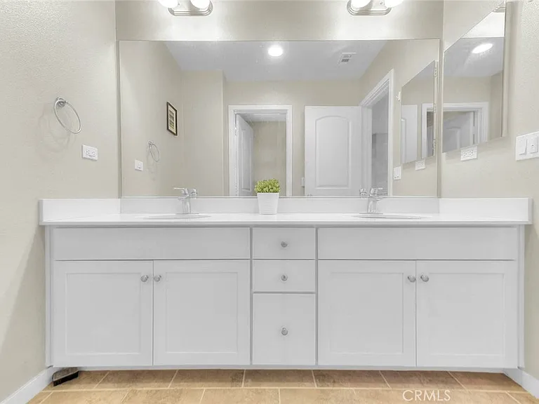 8836 Banyan — Photo 26