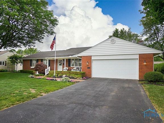 2nd image of 518 Orchard Ln