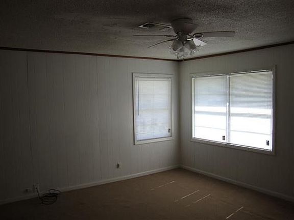 2nd image of 2916 Holstead Ave