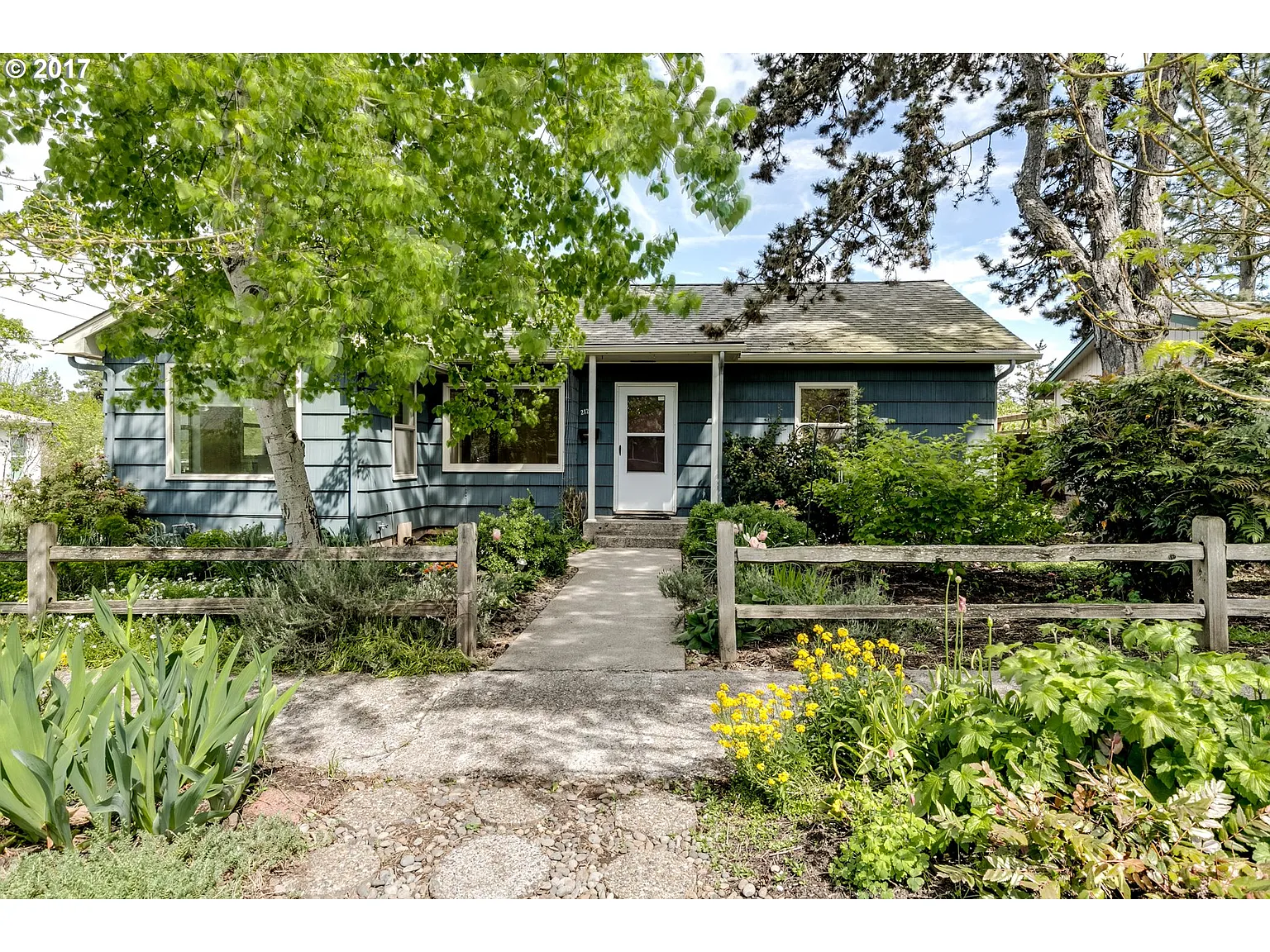2125 Hayes St photo 1