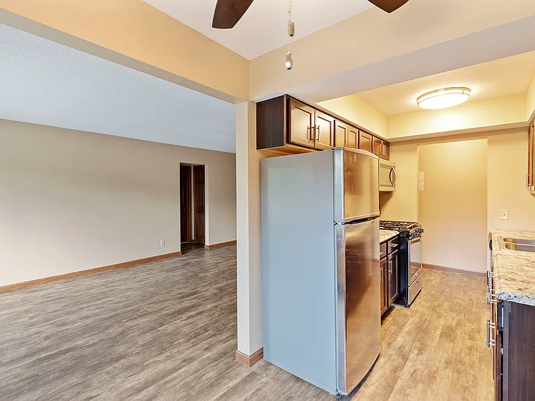 Penn Apartments — Photo 42