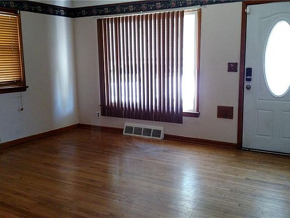 3rd image of 4406 Fruitland Dr